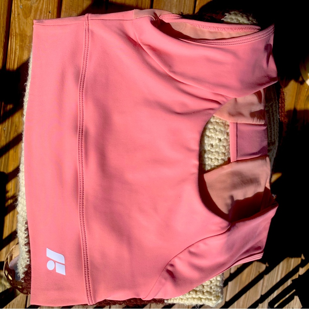Forme Bra.. like new.. size Medium